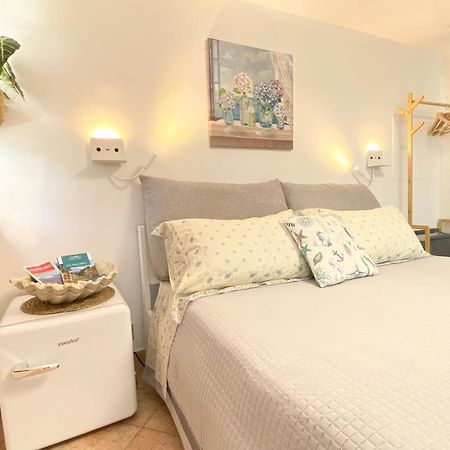 Blu Airport Room Φιουμιτσίνο Εξωτερικό φωτογραφία